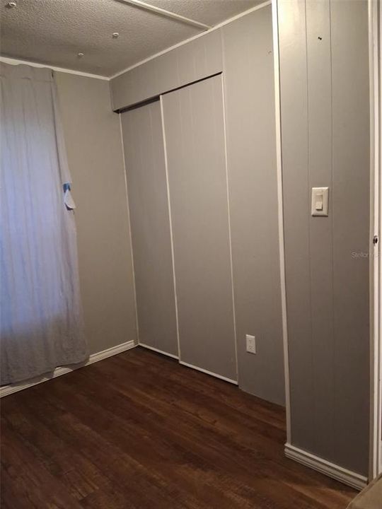 For Sale: $180,000 (4 beds, 3 baths, 1912 Square Feet)