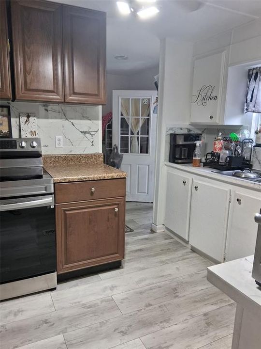 For Sale: $180,000 (4 beds, 3 baths, 1912 Square Feet)