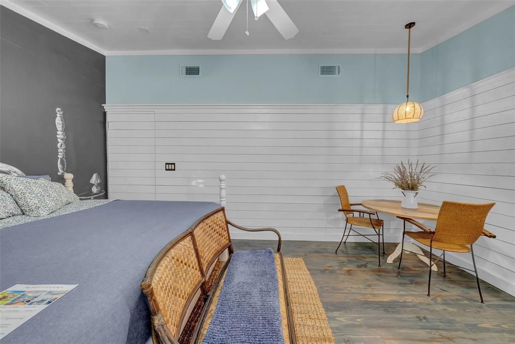 合同活跃: $1,299,999 (4 贝兹, 4 浴室, 3123 平方英尺)