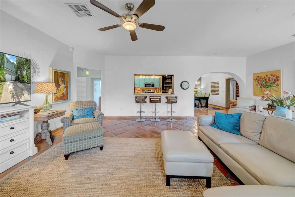 合同活跃: $1,299,999 (4 贝兹, 4 浴室, 3123 平方英尺)