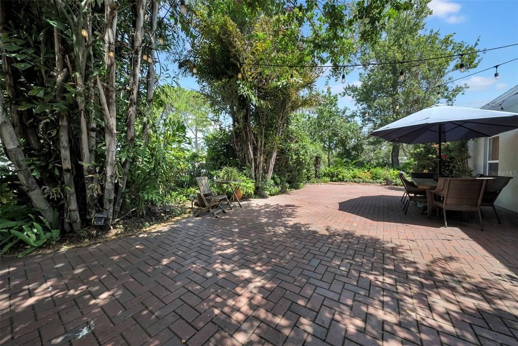 合同活跃: $1,299,999 (4 贝兹, 4 浴室, 3123 平方英尺)