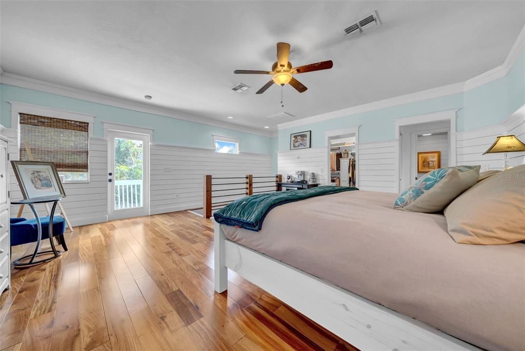 合同活跃: $1,299,999 (4 贝兹, 4 浴室, 3123 平方英尺)