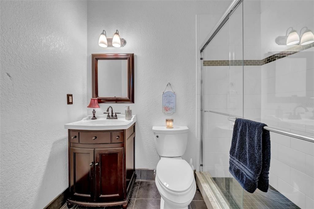 合同活跃: $1,299,999 (4 贝兹, 4 浴室, 3123 平方英尺)