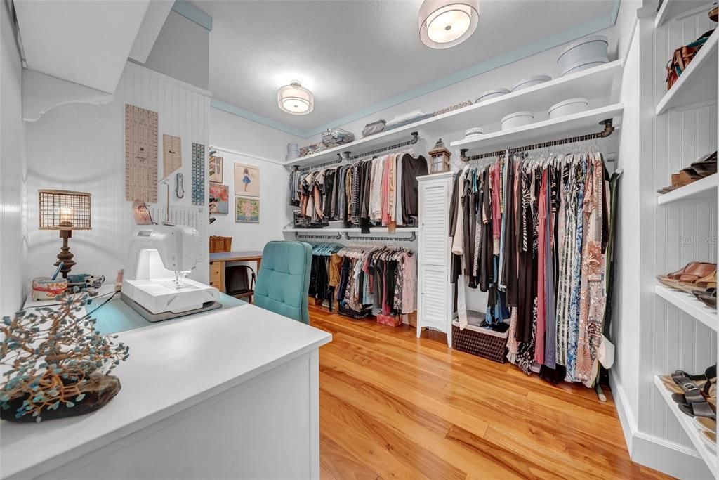 合同活跃: $1,299,999 (4 贝兹, 4 浴室, 3123 平方英尺)