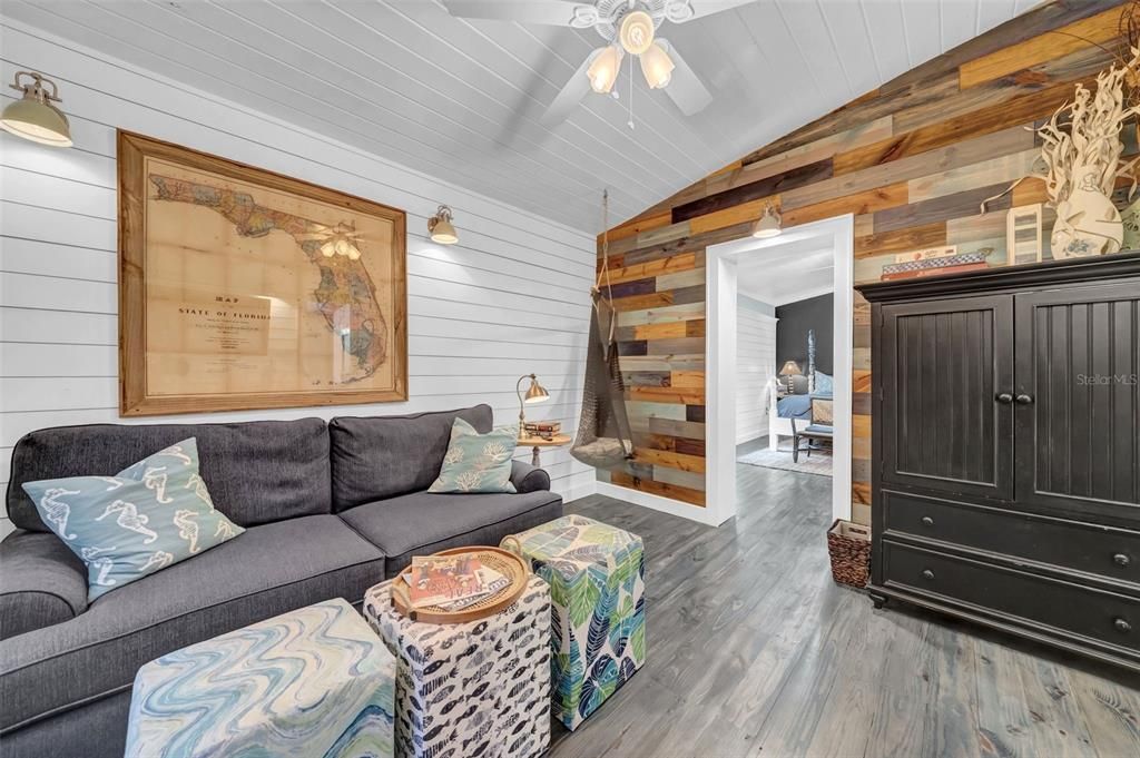 合同活跃: $1,299,999 (4 贝兹, 4 浴室, 3123 平方英尺)