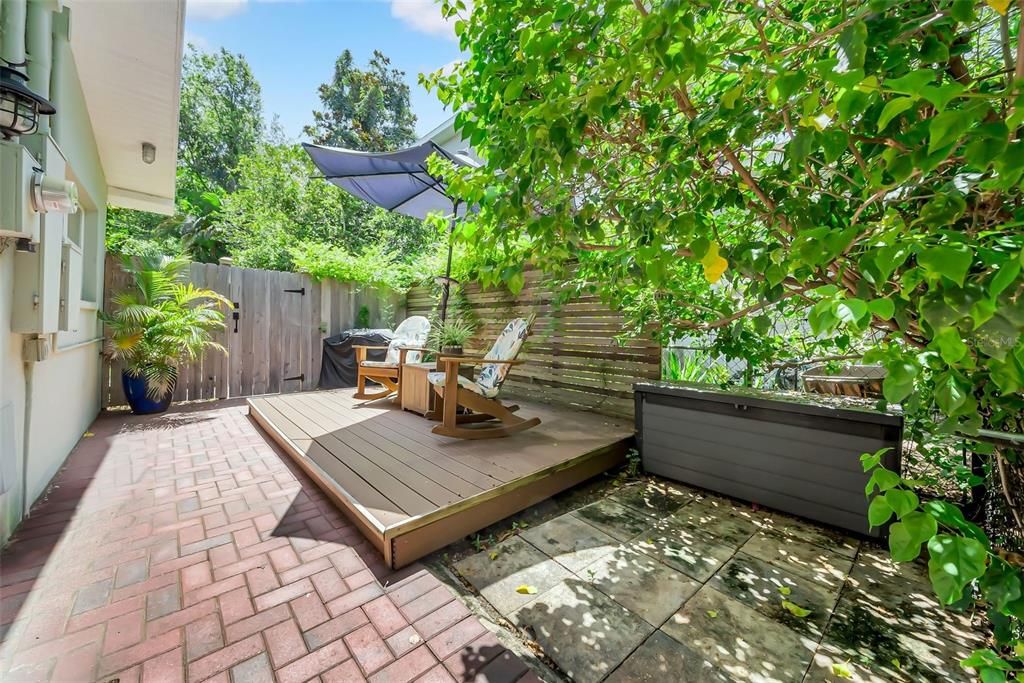 合同活跃: $1,299,999 (4 贝兹, 4 浴室, 3123 平方英尺)