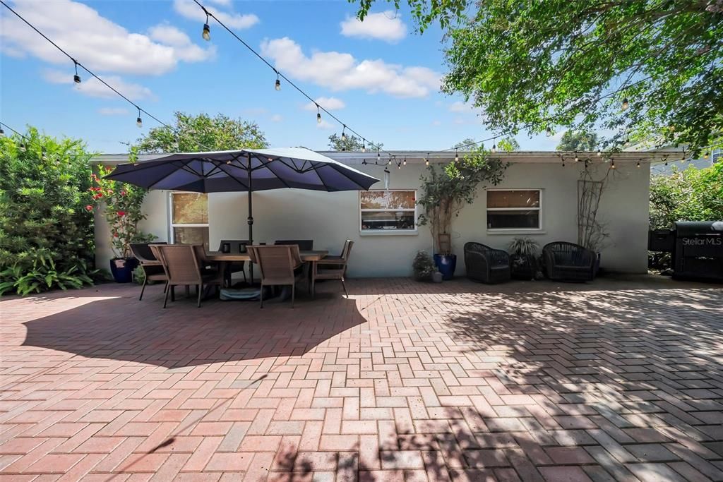 合同活跃: $1,299,999 (4 贝兹, 4 浴室, 3123 平方英尺)