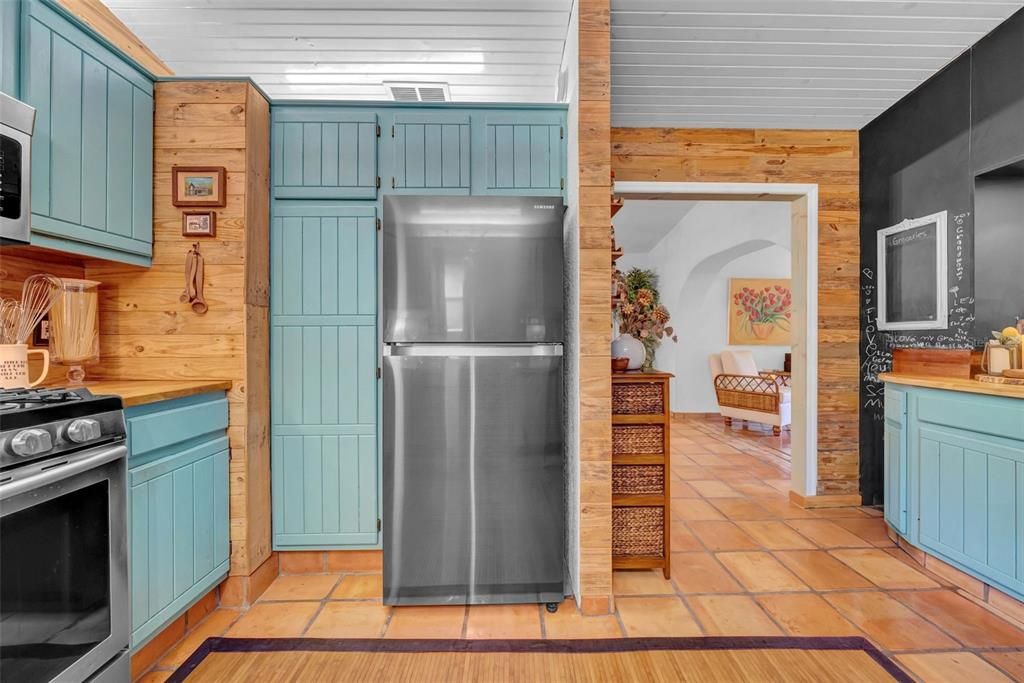 合同活跃: $1,299,999 (4 贝兹, 4 浴室, 3123 平方英尺)