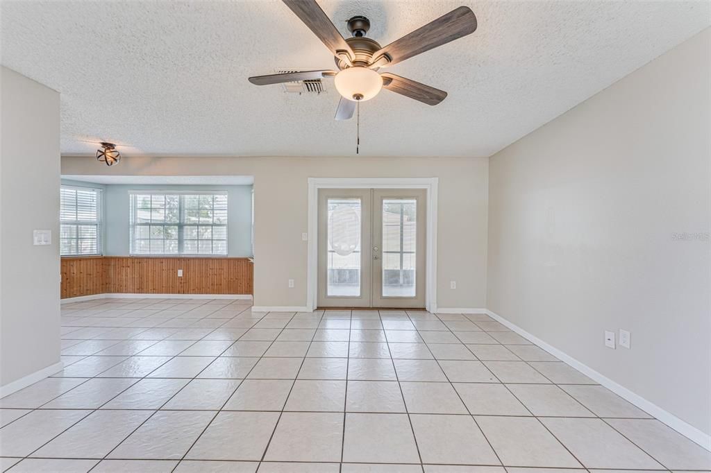 Под контрактом: $1,850 (3 спален, 2 ванн, 1089 Квадратных фут)