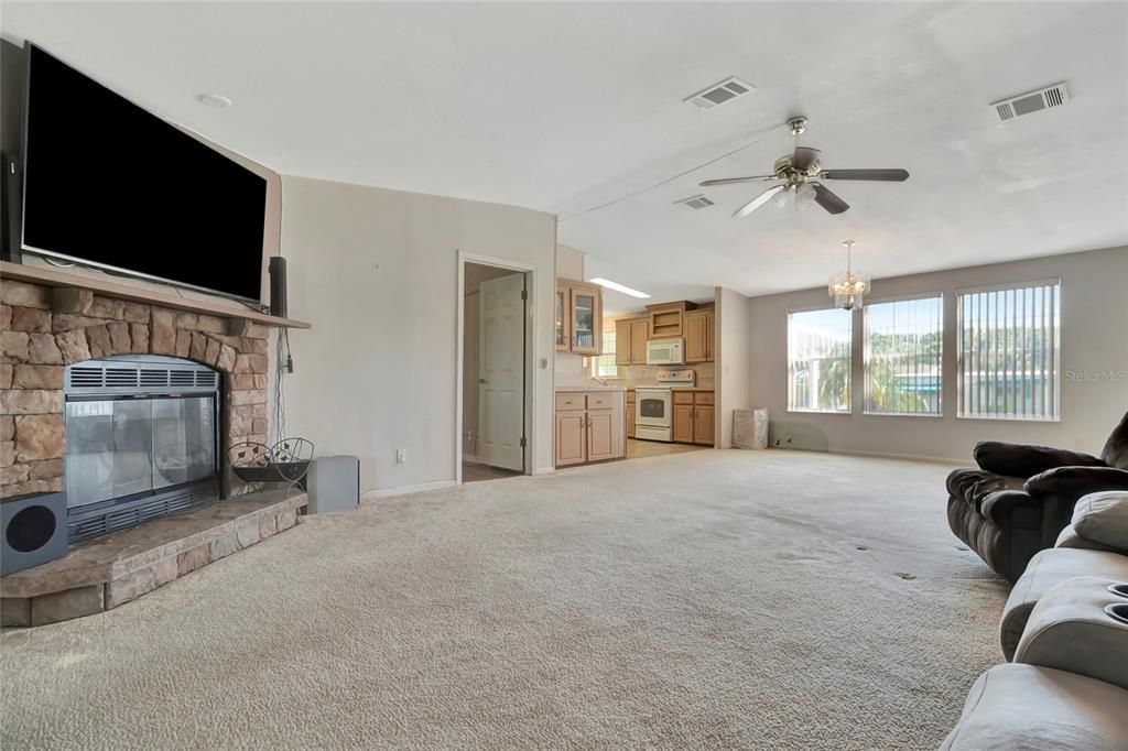 На продажу: $210,000 (3 спален, 2 ванн, 1720 Квадратных фут)