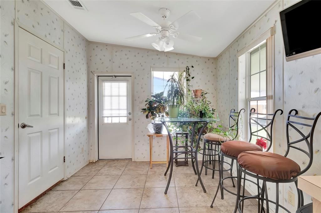 На продажу: $210,000 (3 спален, 2 ванн, 1720 Квадратных фут)