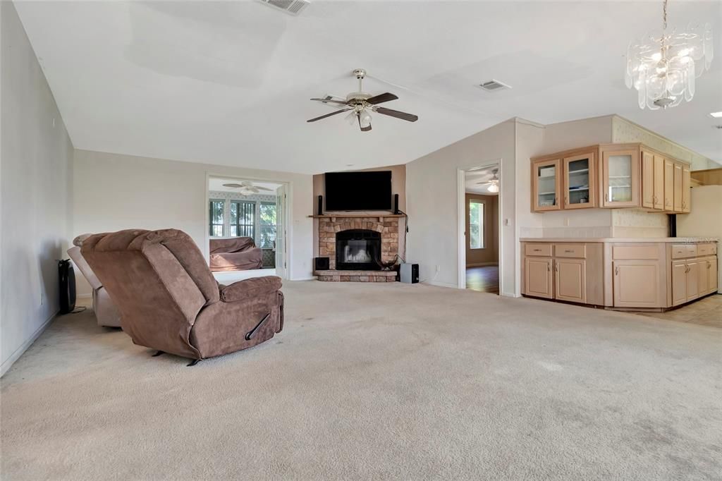 На продажу: $210,000 (3 спален, 2 ванн, 1720 Квадратных фут)