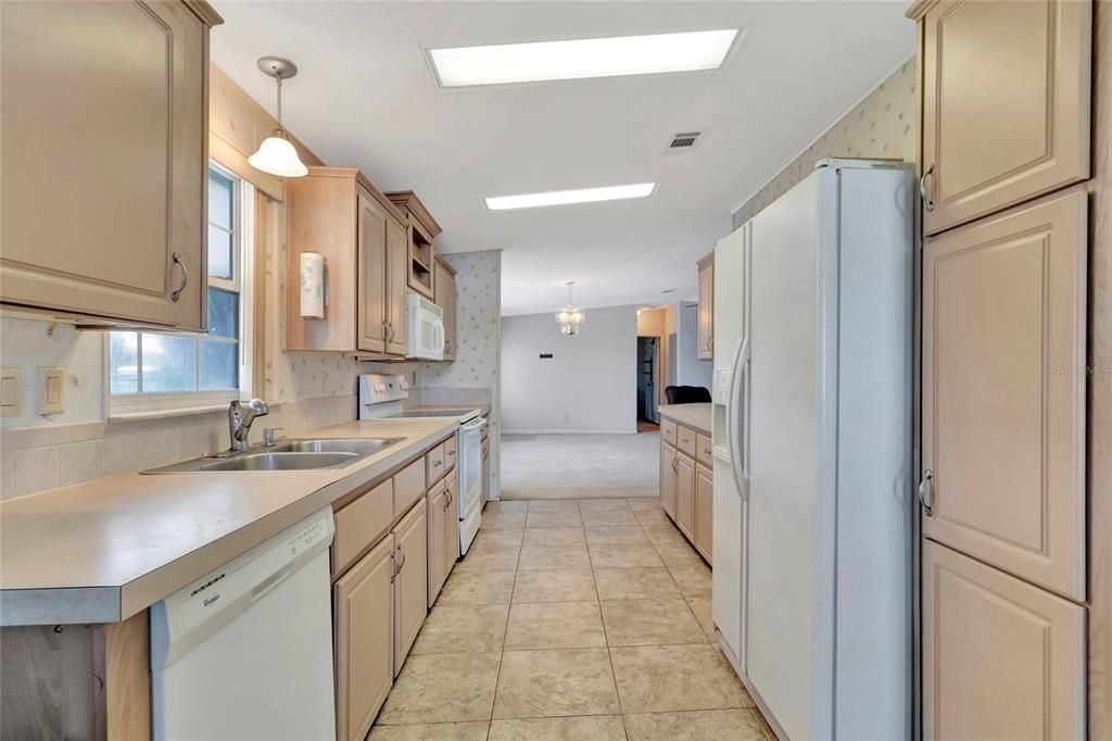 На продажу: $210,000 (3 спален, 2 ванн, 1720 Квадратных фут)