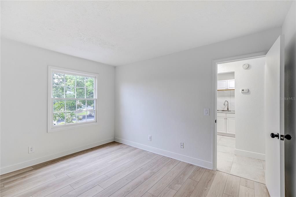 Activo con contrato: $129,900 (1 camas, 1 baños, 899 Pies cuadrados)