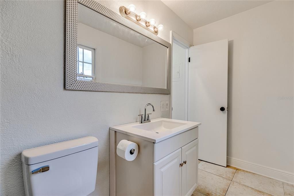 Activo con contrato: $129,900 (1 camas, 1 baños, 899 Pies cuadrados)