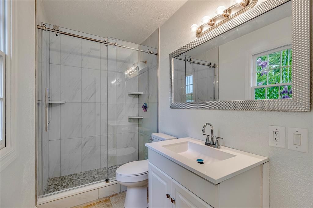 Activo con contrato: $129,900 (1 camas, 1 baños, 899 Pies cuadrados)