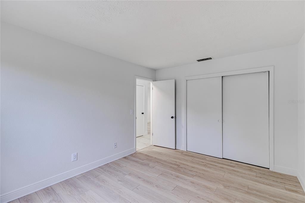 Activo con contrato: $129,900 (1 camas, 1 baños, 899 Pies cuadrados)
