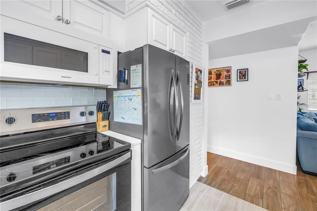 待售: $549,900 (3 贝兹, 2 浴室, 1380 平方英尺)