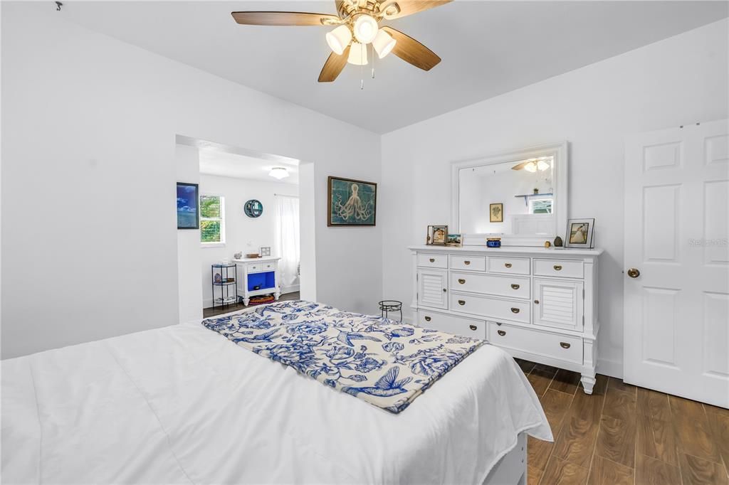 待售: $549,900 (3 贝兹, 2 浴室, 1380 平方英尺)