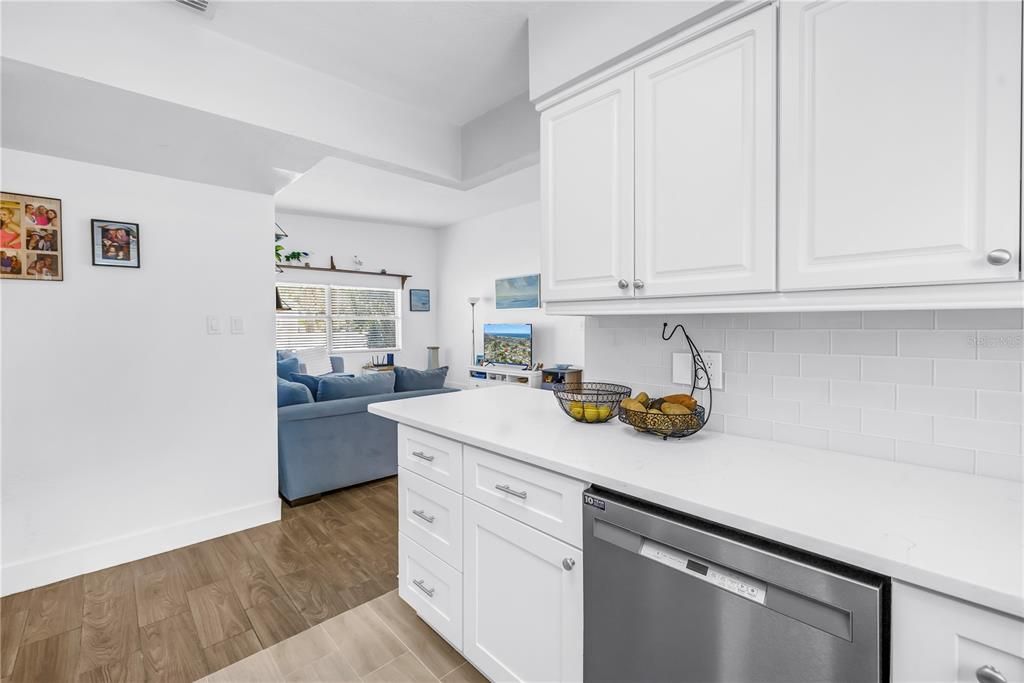 待售: $549,900 (3 贝兹, 2 浴室, 1380 平方英尺)