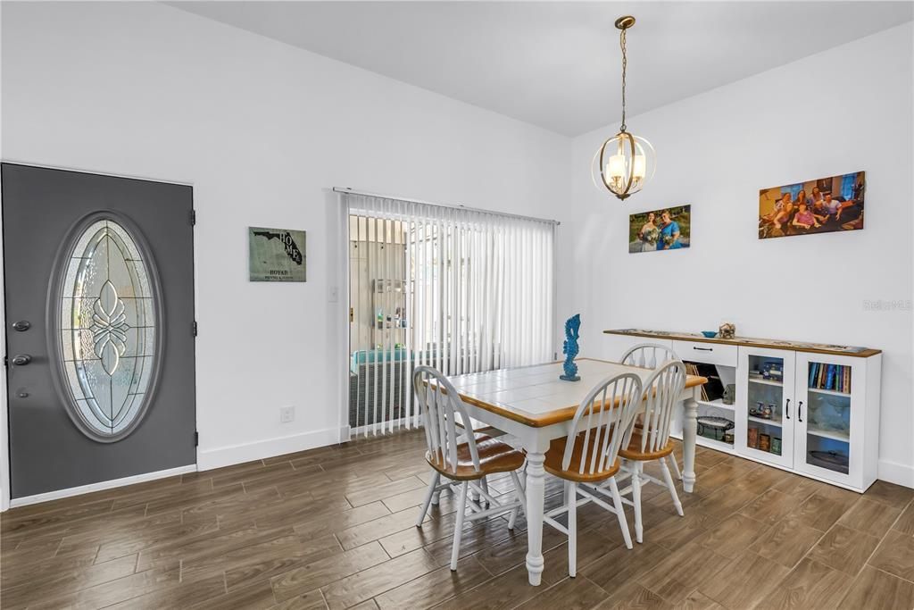 待售: $549,900 (3 贝兹, 2 浴室, 1380 平方英尺)