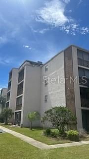 For Sale: $87,000 (1 beds, 1 baths, 806 Square Feet)