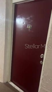 For Sale: $87,000 (1 beds, 1 baths, 806 Square Feet)