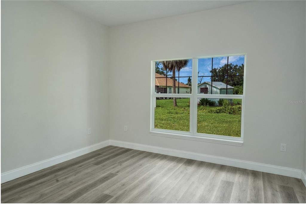 For Sale: $334,900 (3 beds, 3 baths, 1665 Square Feet)