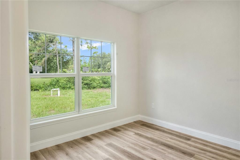 For Sale: $334,900 (3 beds, 3 baths, 1665 Square Feet)