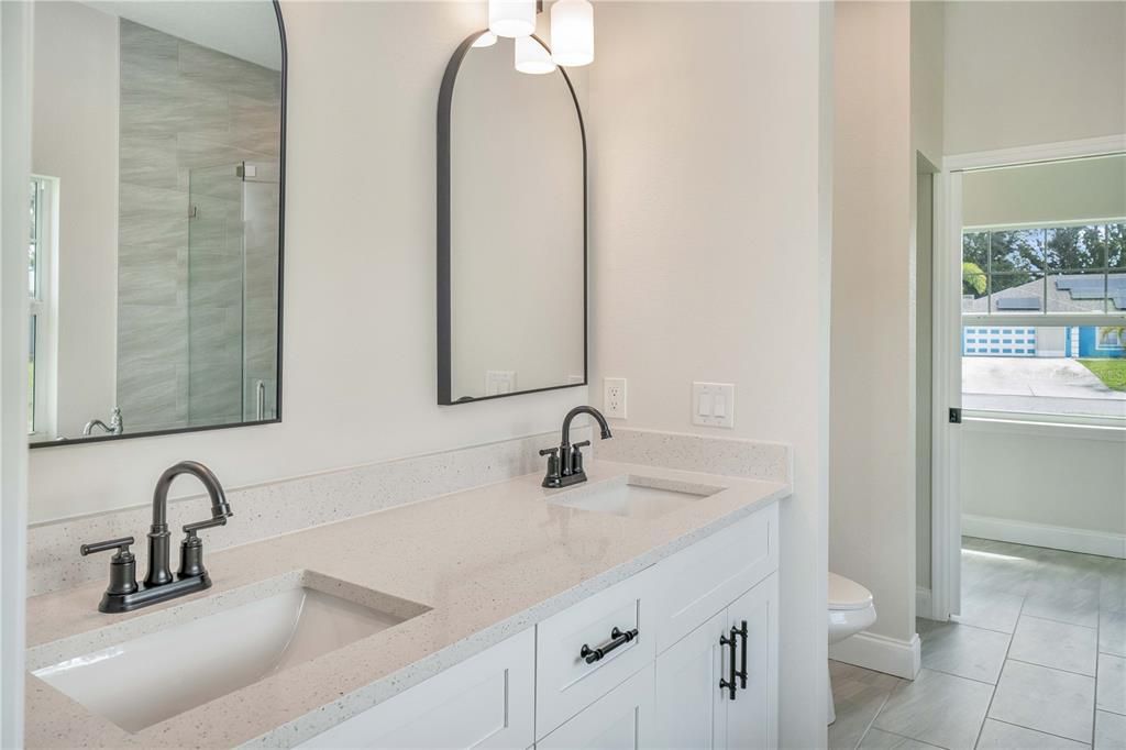 For Sale: $334,900 (3 beds, 3 baths, 1665 Square Feet)