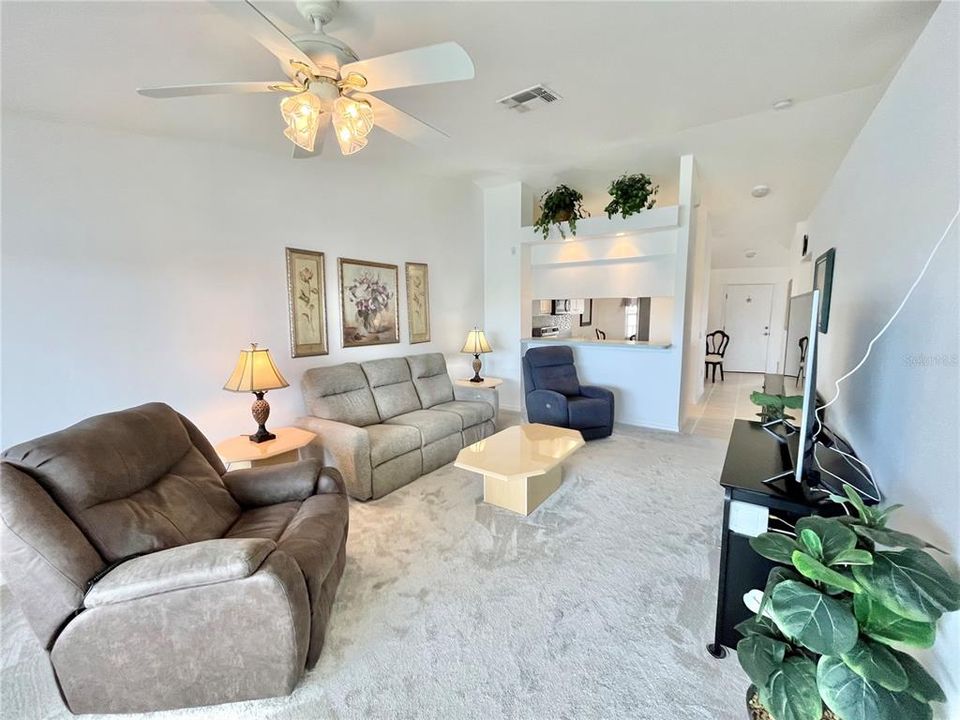 待售: $224,000 (3 贝兹, 2 浴室, 1348 平方英尺)