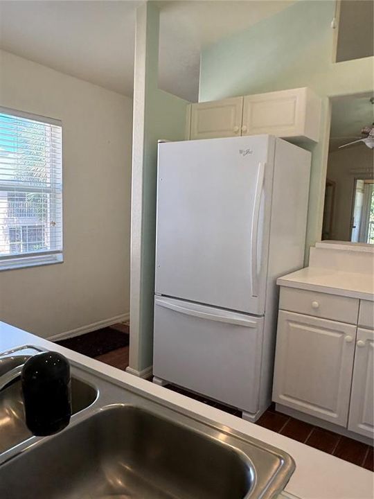 Active With Contract: $209,000 (2 beds, 2 baths, 983 Square Feet)