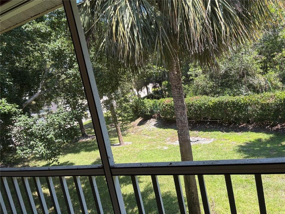 Active With Contract: $209,000 (2 beds, 2 baths, 983 Square Feet)