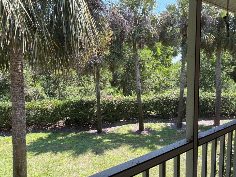 Active With Contract: $209,000 (2 beds, 2 baths, 983 Square Feet)