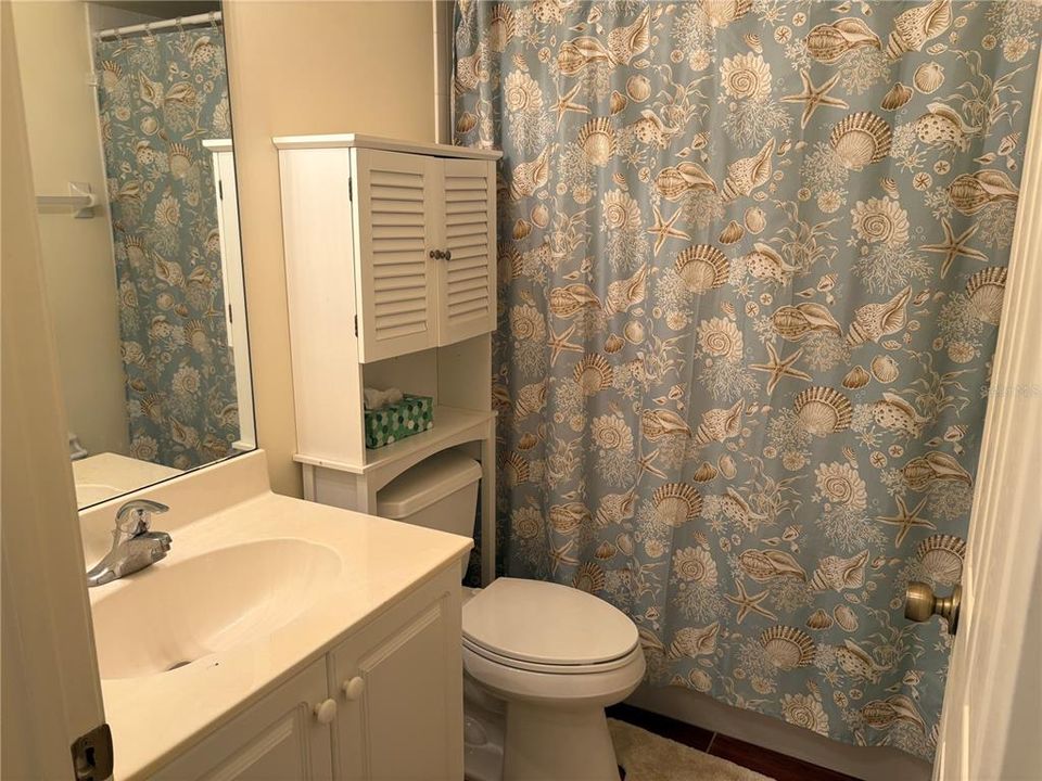 Active With Contract: $209,000 (2 beds, 2 baths, 983 Square Feet)