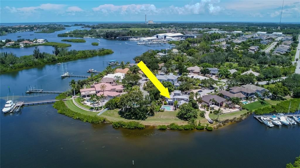 Activo con contrato: $900,000 (3 camas, 2 baños, 2337 Pies cuadrados)