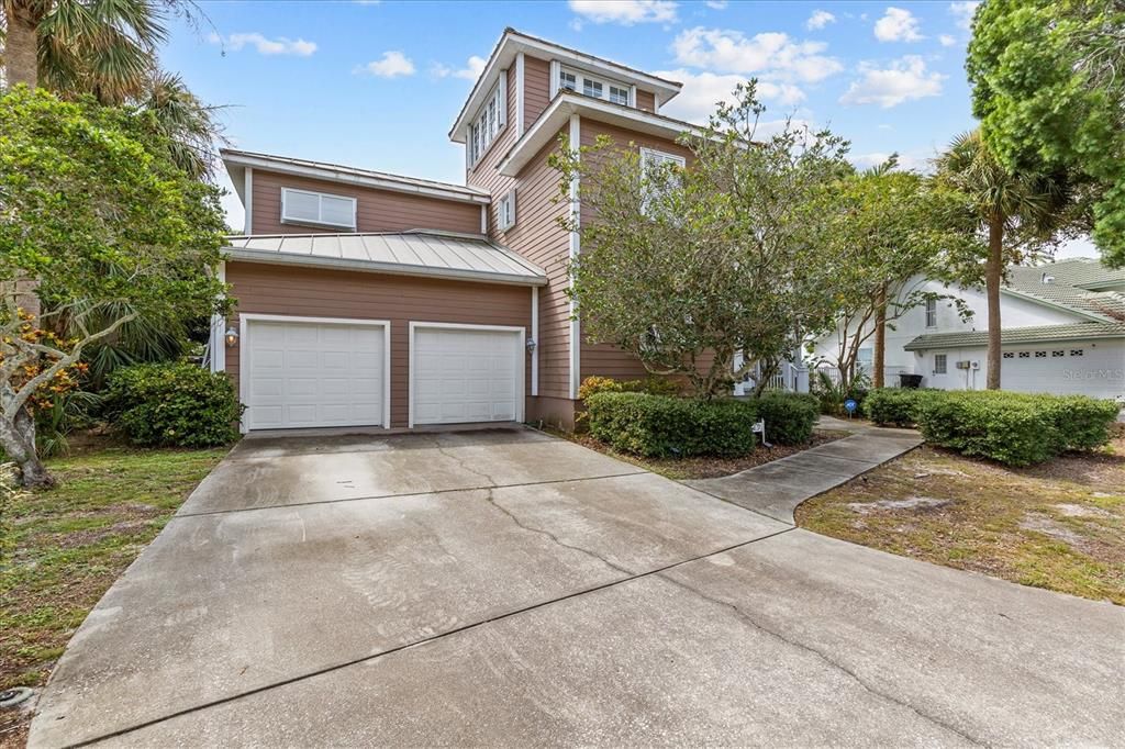 Activo con contrato: $900,000 (3 camas, 2 baños, 2337 Pies cuadrados)