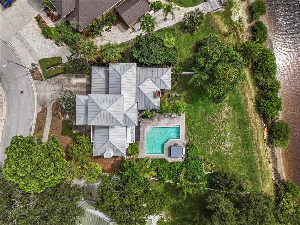 Activo con contrato: $900,000 (3 camas, 2 baños, 2337 Pies cuadrados)