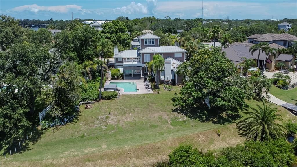 Activo con contrato: $900,000 (3 camas, 2 baños, 2337 Pies cuadrados)