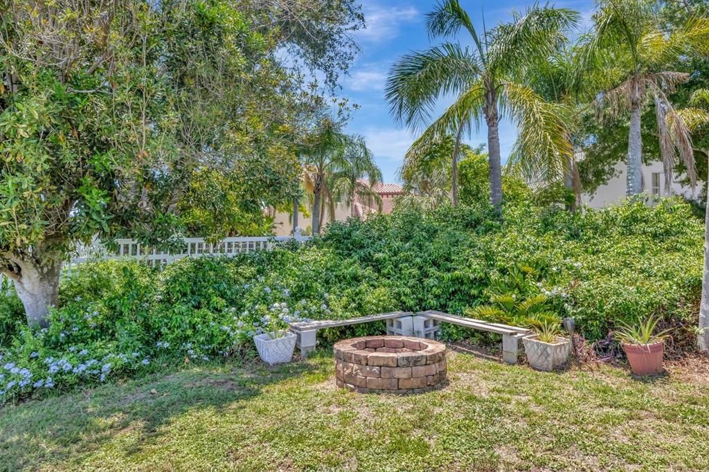 Activo con contrato: $900,000 (3 camas, 2 baños, 2337 Pies cuadrados)