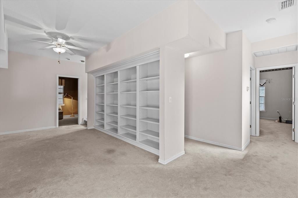 Activo con contrato: $900,000 (3 camas, 2 baños, 2337 Pies cuadrados)