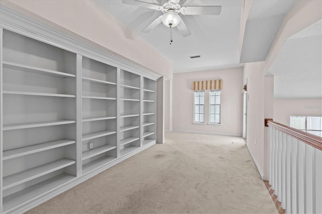 Activo con contrato: $900,000 (3 camas, 2 baños, 2337 Pies cuadrados)