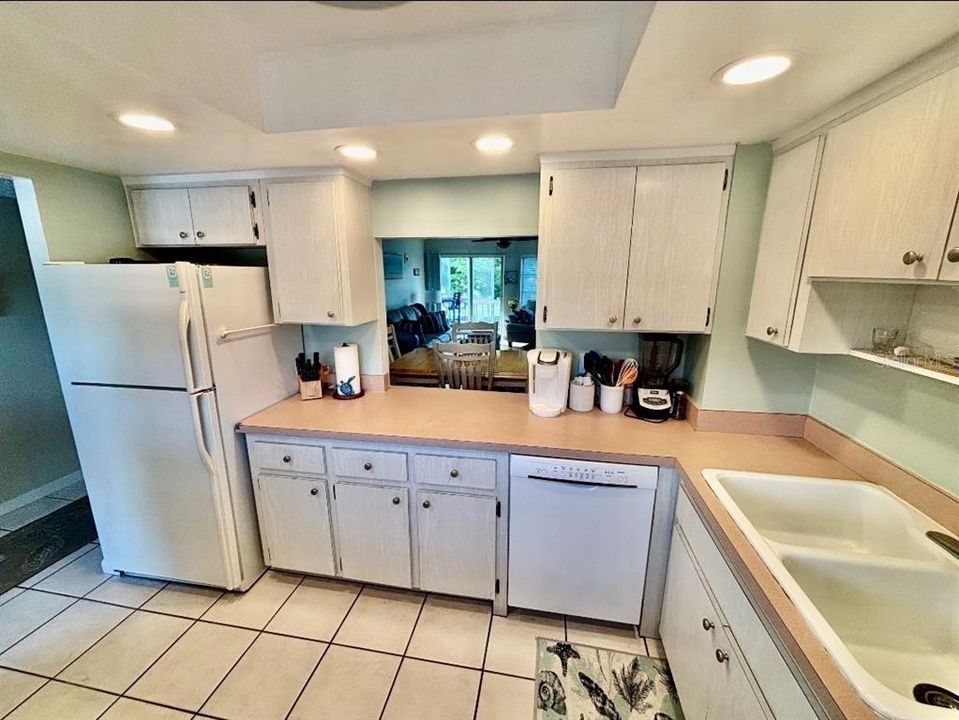 В аренду: $6,500 (2 спален, 2 ванн, 929 Квадратных фут)