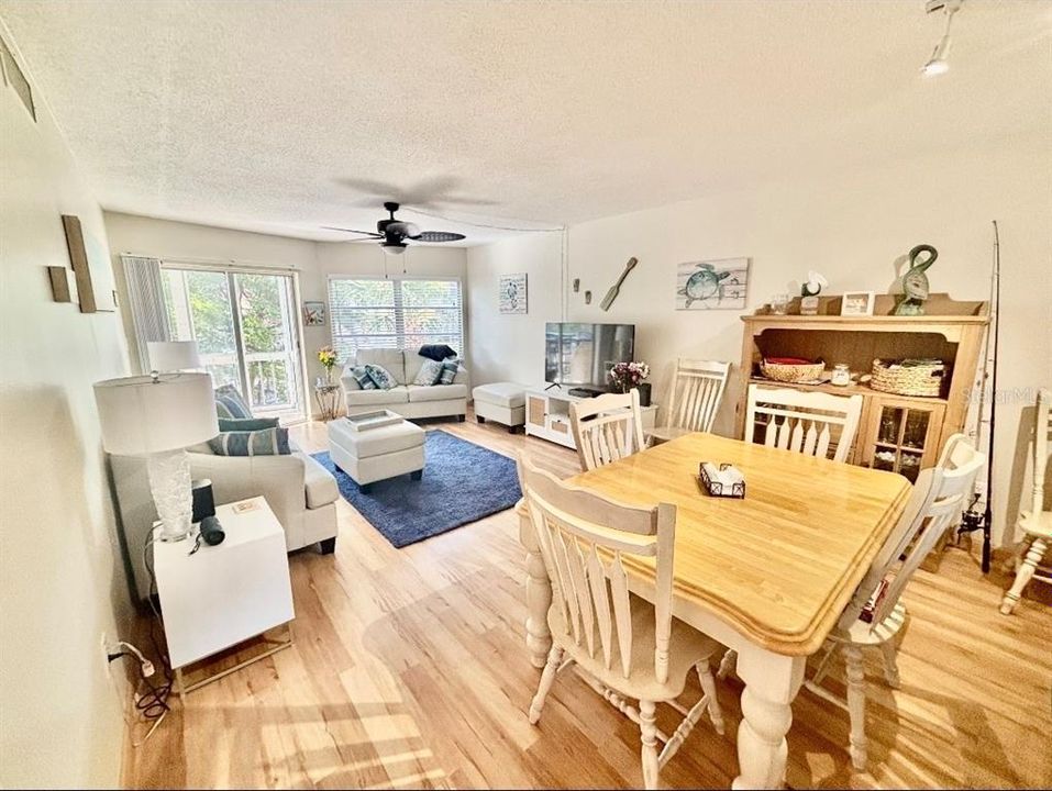 В аренду: $6,500 (2 спален, 2 ванн, 929 Квадратных фут)