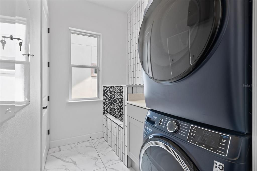 Active With Contract: $745,000 (3 beds, 2 baths, 2283 Square Feet)