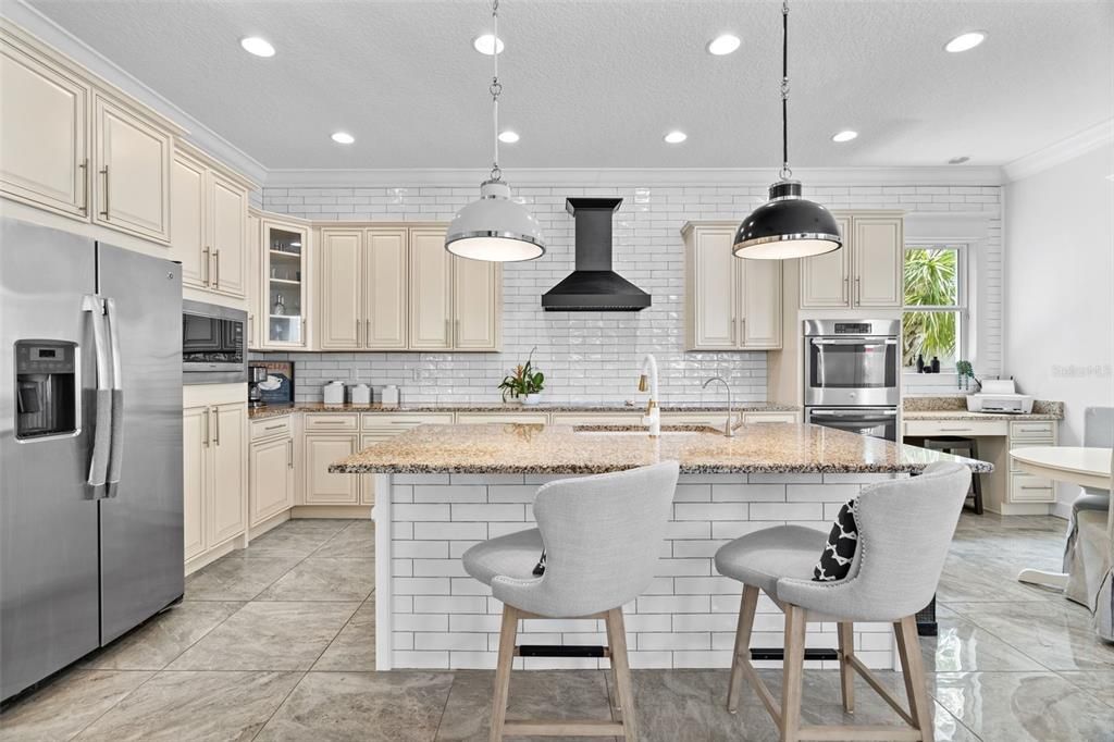 Active With Contract: $745,000 (3 beds, 2 baths, 2283 Square Feet)