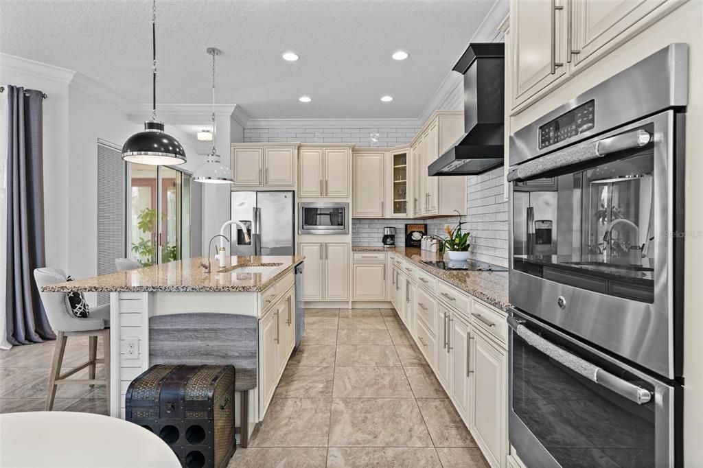 Active With Contract: $745,000 (3 beds, 2 baths, 2283 Square Feet)