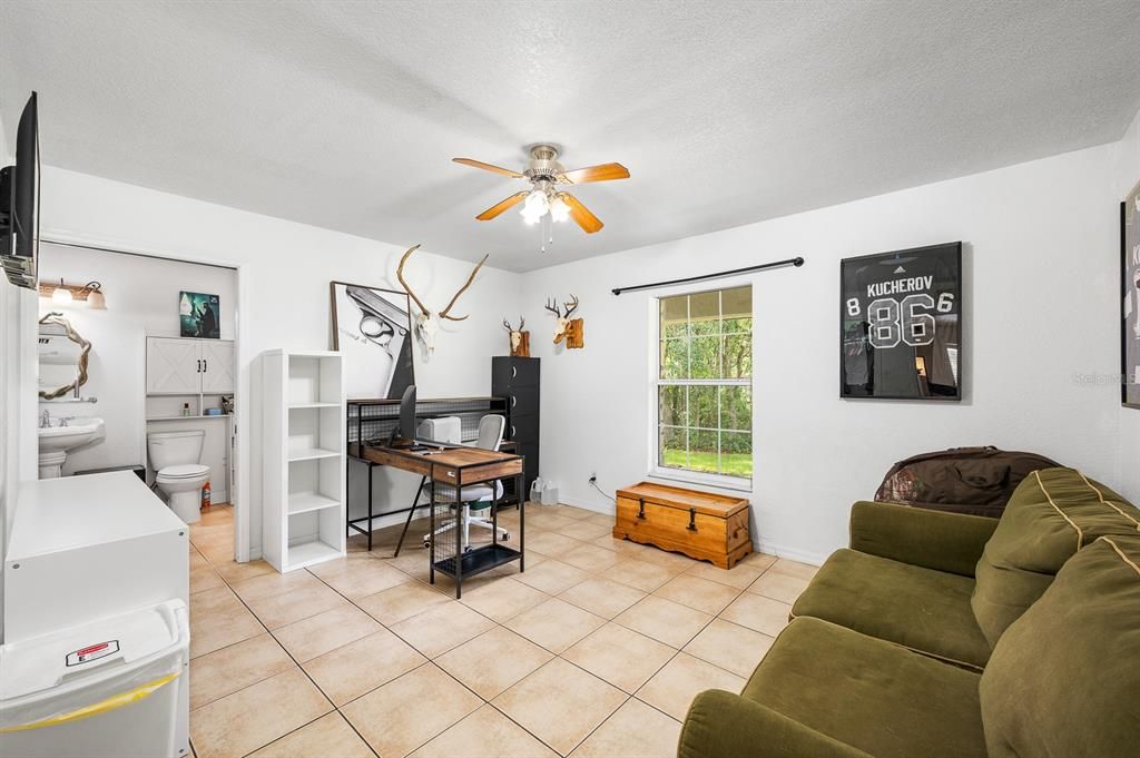 На продажу: $449,000 (4 спален, 3 ванн, 2211 Квадратных фут)