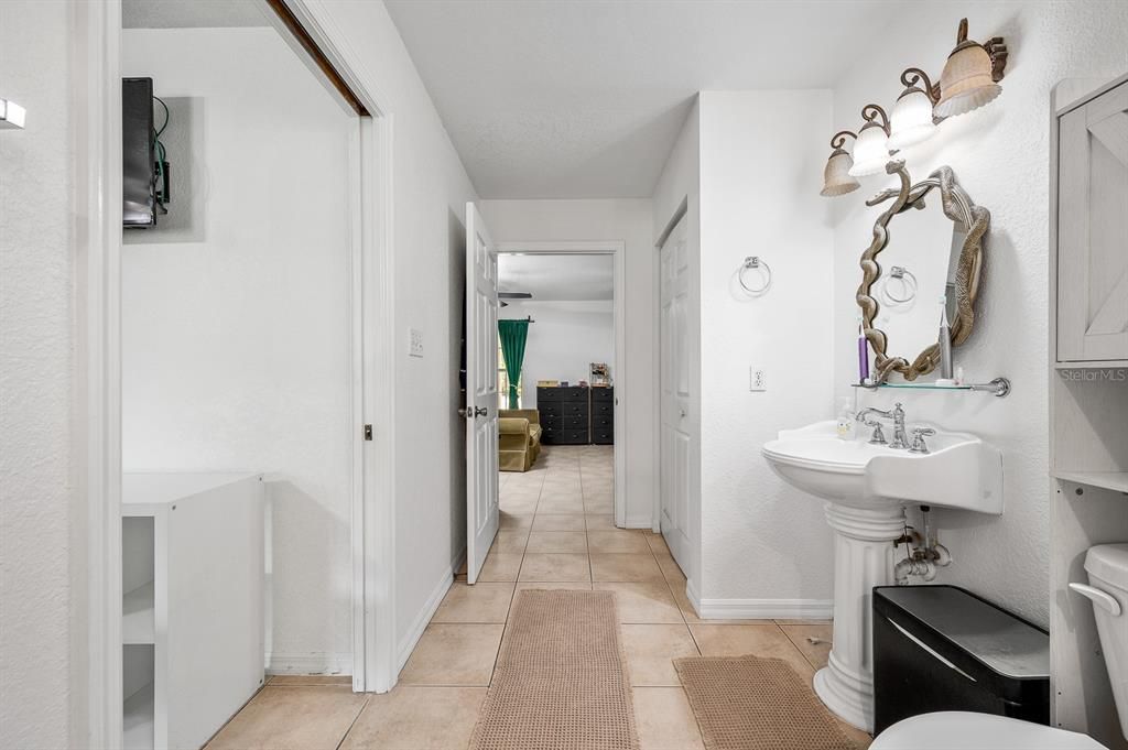 На продажу: $449,000 (4 спален, 3 ванн, 2211 Квадратных фут)