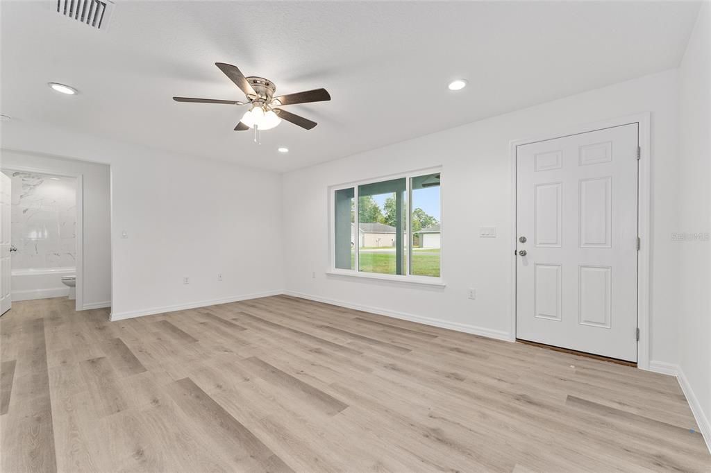 На продажу: $248,900 (3 спален, 2 ванн, 1251 Квадратных фут)